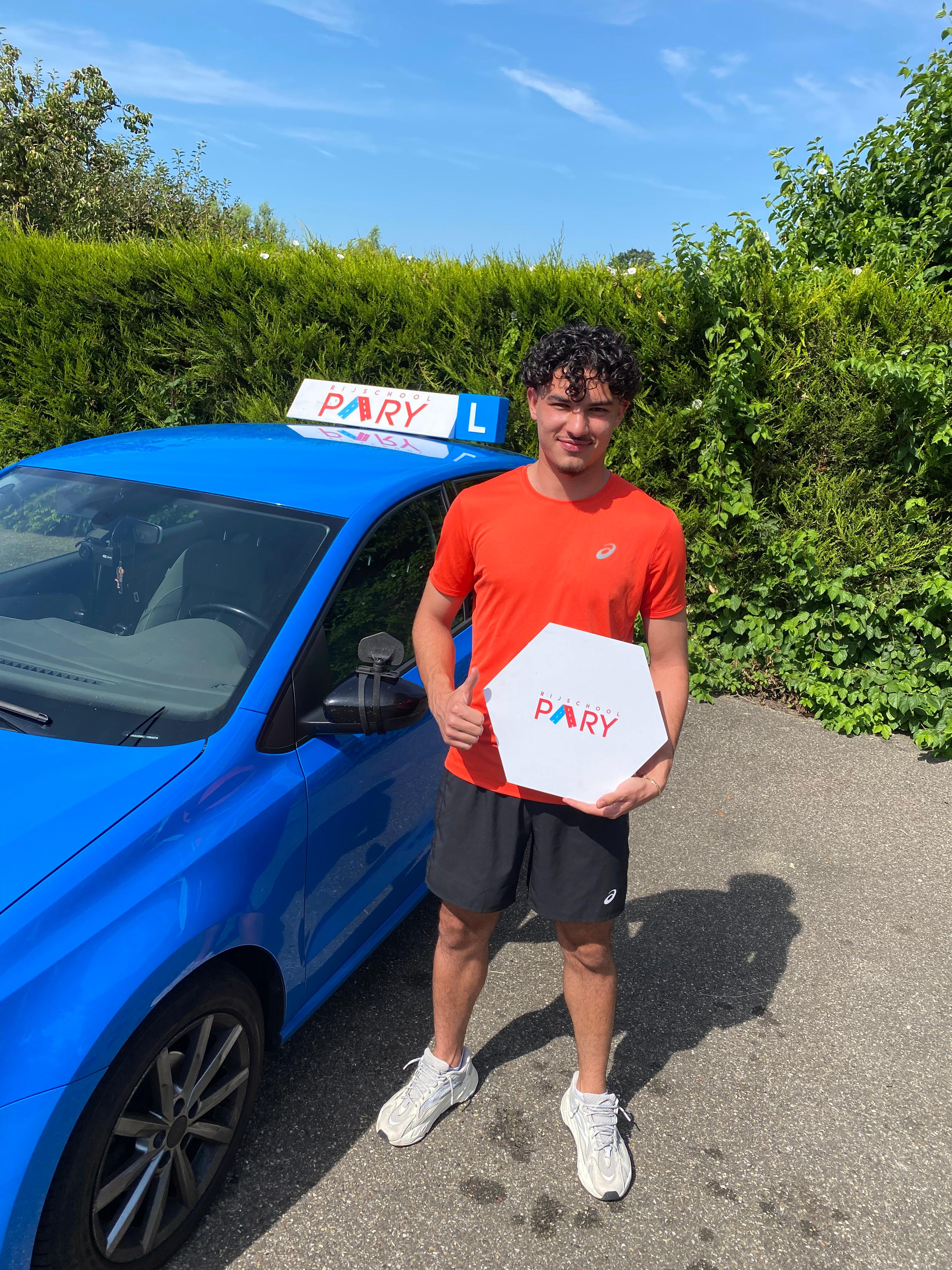 Geslaagde leerling bij Rijschool Pary