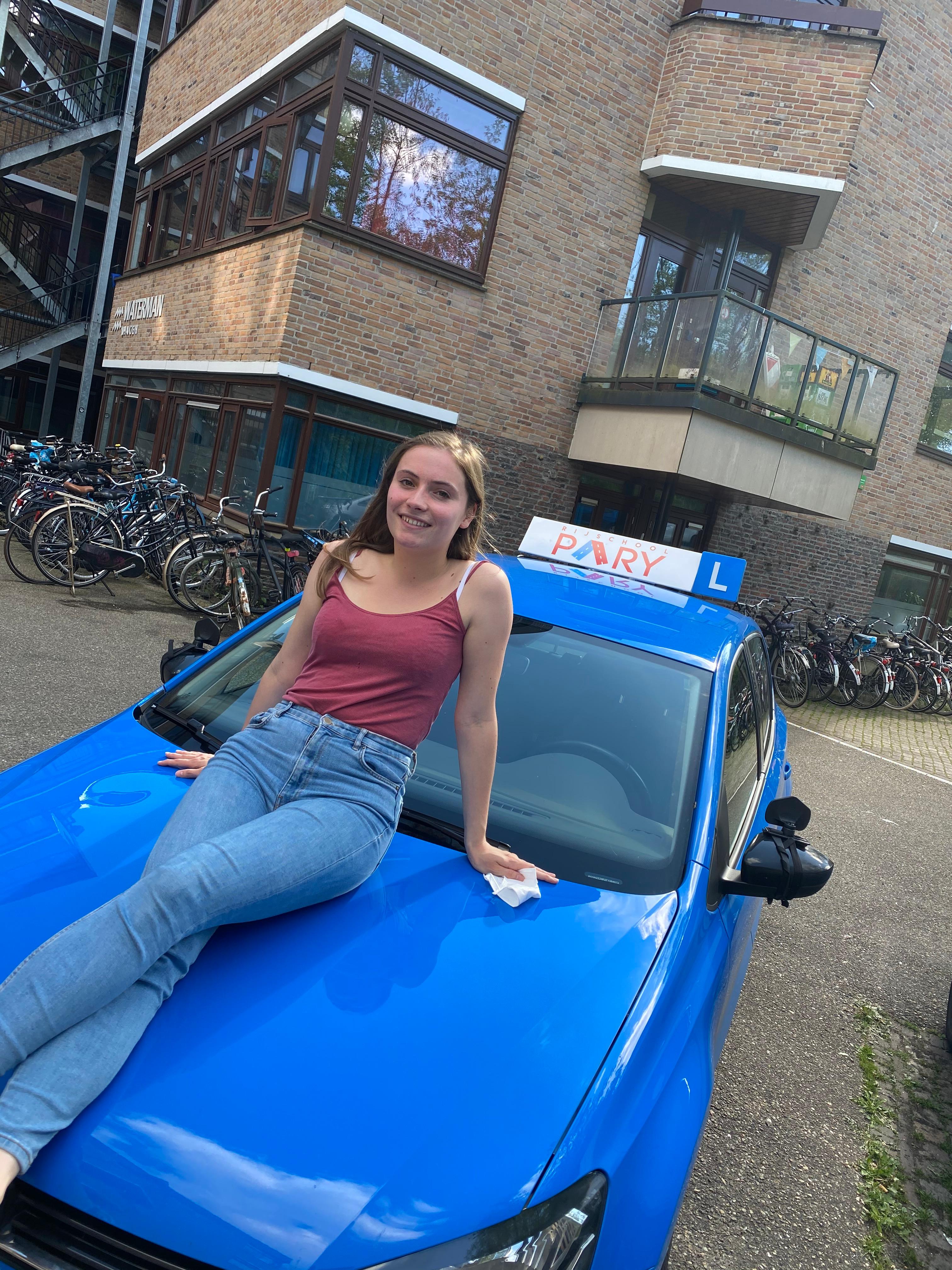 Geslaagde leerling bij Rijschool Pary